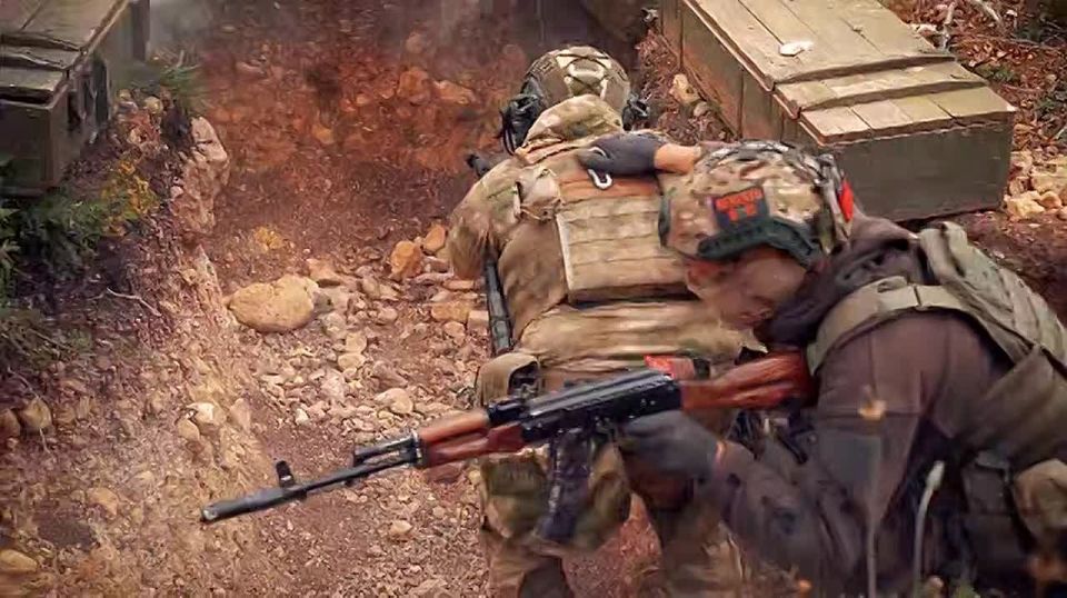 Время героев настало. Народный вокальный квартет «СВОИ» записал музыкальное поздравление ко Дню защитника Отечества