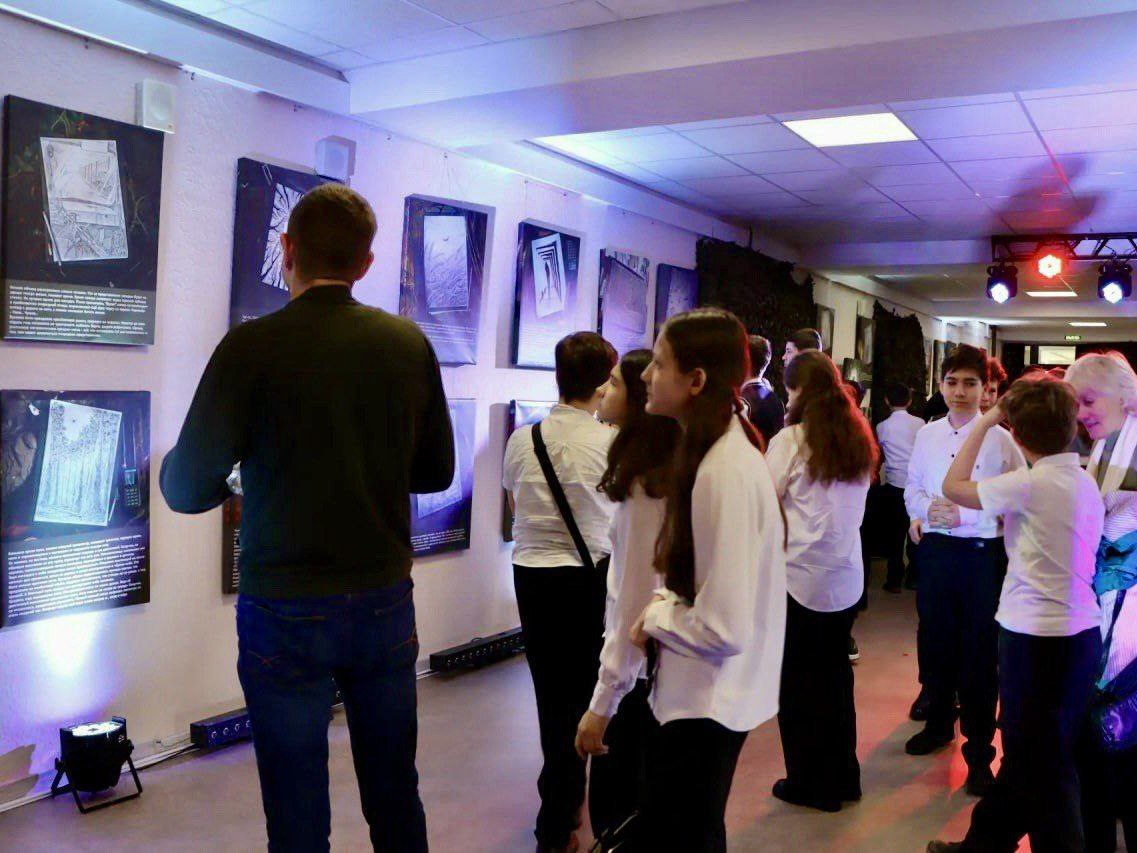 Выставка с работами участника СВО открылась в Севастополе Выставка с работами участника СВО открылась в Севастополе