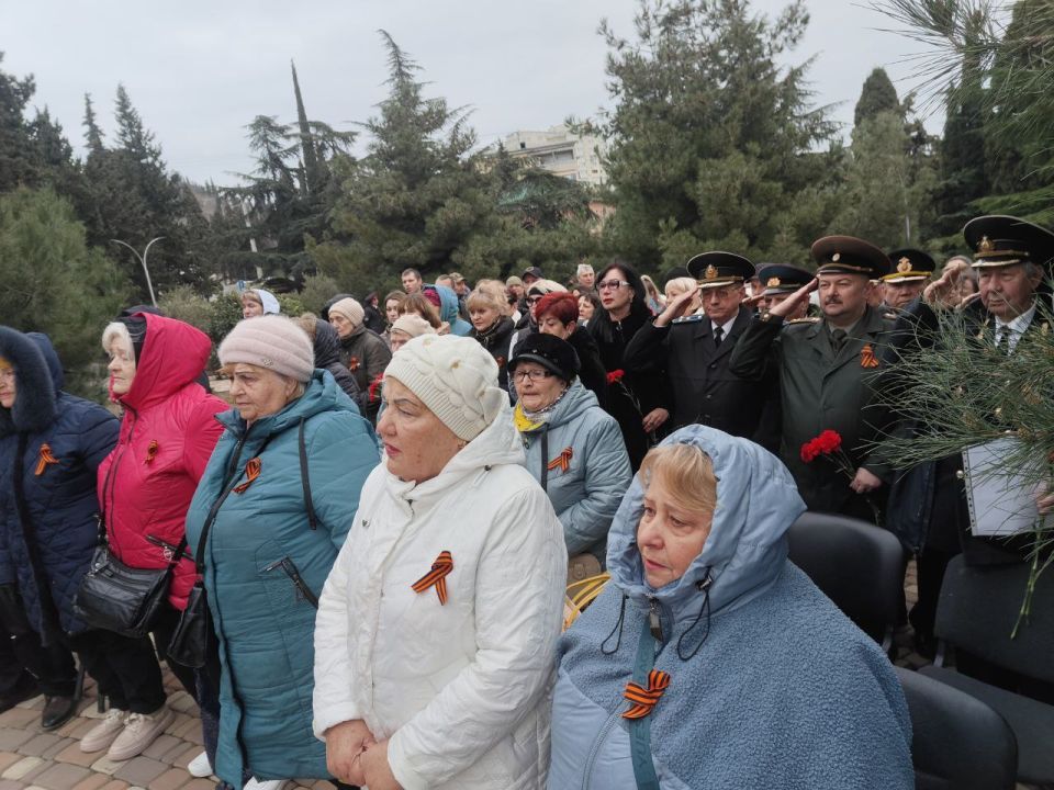 Галина Огнёва: Уважаемые алуштинцы!. Ветераны и военнослужащие Российской армии! Защитники Родины!