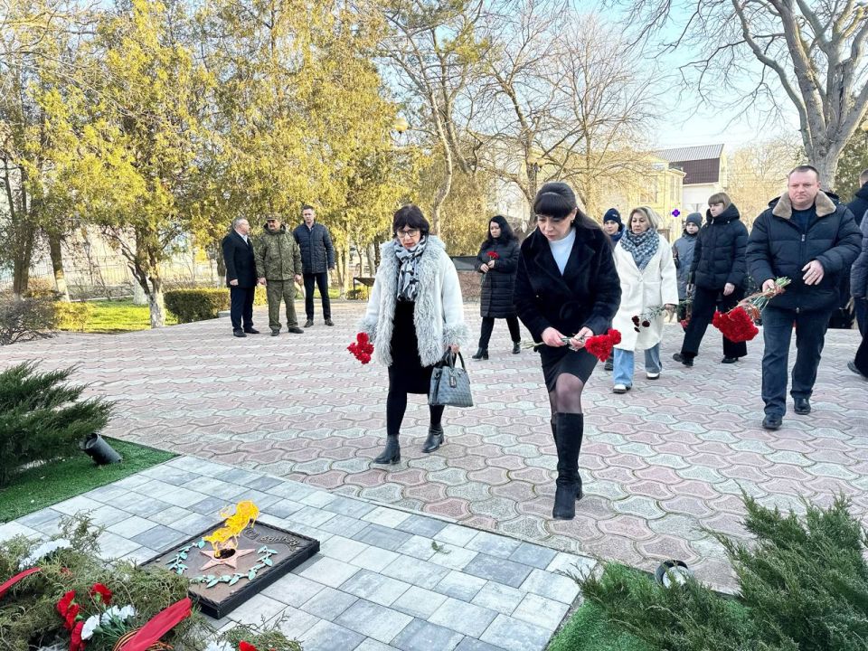 ��������� �������: ���� 23 ������� � ������������ ������ �������� � ������ ������