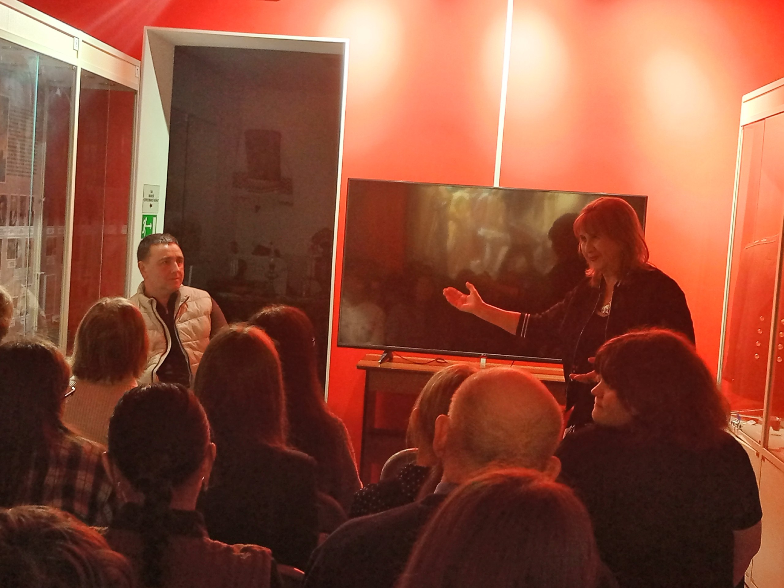 Сотрудники архивного сектора администрации Черноморского района приняли участие в презентации фильма «Три дня весны» Сотрудники архивного сектора администрации Черноморского района приняли участие в презентации фильма «Три дня весны»