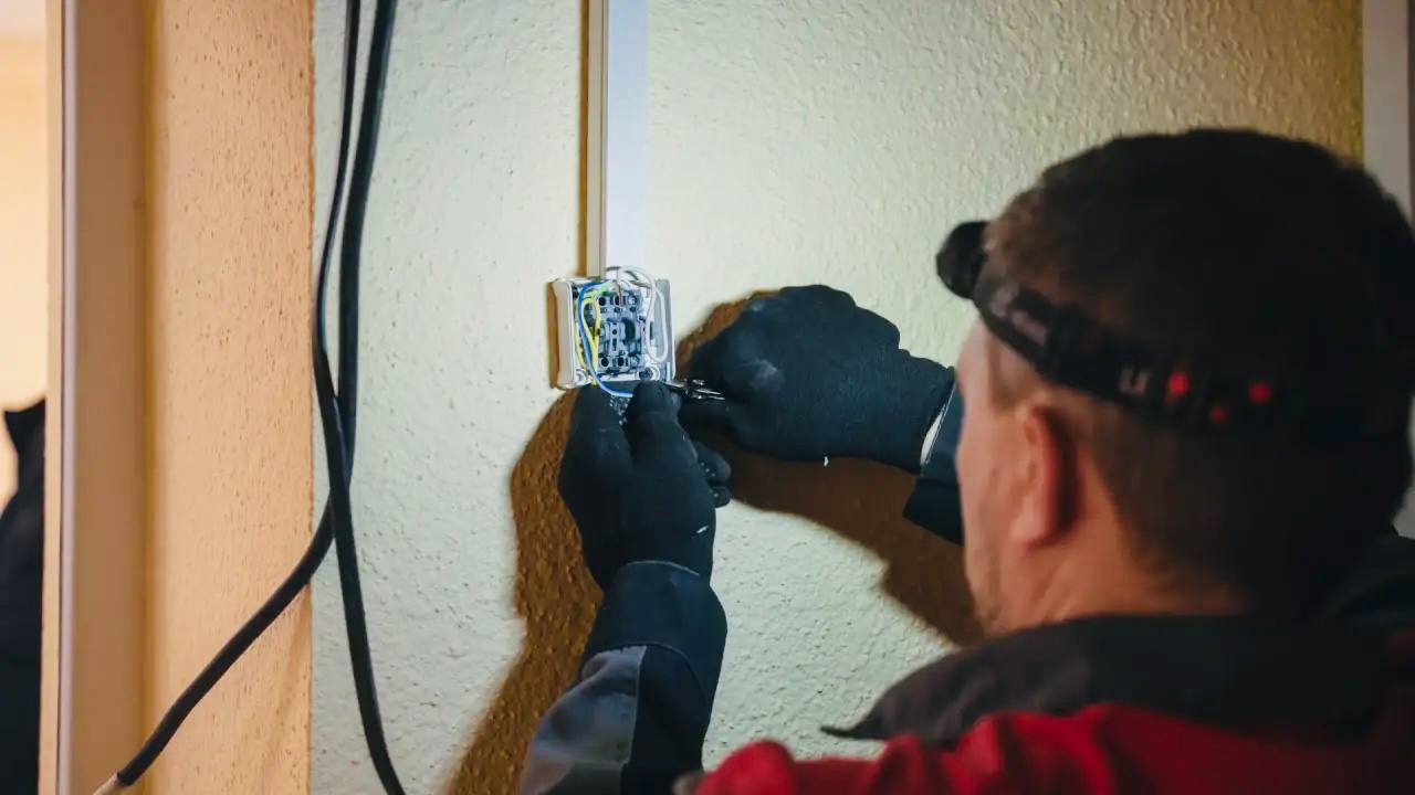 Михаил Развожаев: На 90% завершен капитальный ремонт спортивной школы олимпийского резерва №8 на улице Аллы Оношко Михаил Развожаев: На 90% завершен капитальный ремонт спортивной школы олимпийского резерва №8 на улице Аллы Оношко