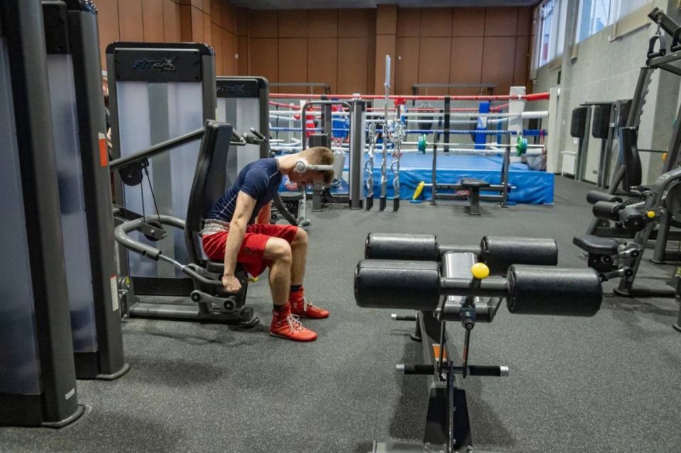 Михаил Развожаев: Физкультурно-оздоровительному комплексу «Спартак» с залом для бокса на улице Вакуленчука исполнился год Михаил Развожаев: Физкультурно-оздоровительному комплексу «Спартак» с залом для бокса на улице Вакуленчука исполнился год