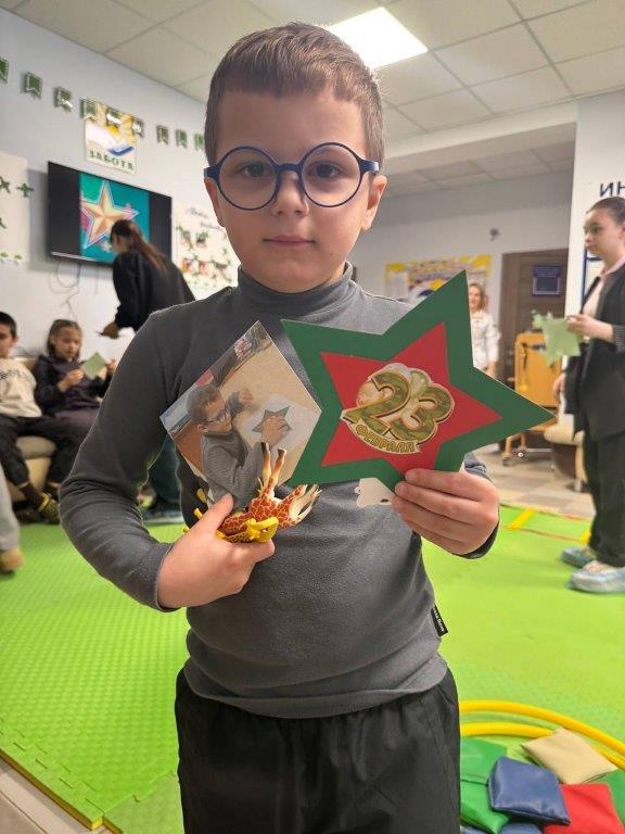 Сотрудники учреждений социального обслуживания организовали ряд мероприятий, посвященных Дню защитника Отчества Сотрудники учреждений социального обслуживания организовали ряд мероприятий, посвященных Дню защитника Отчества