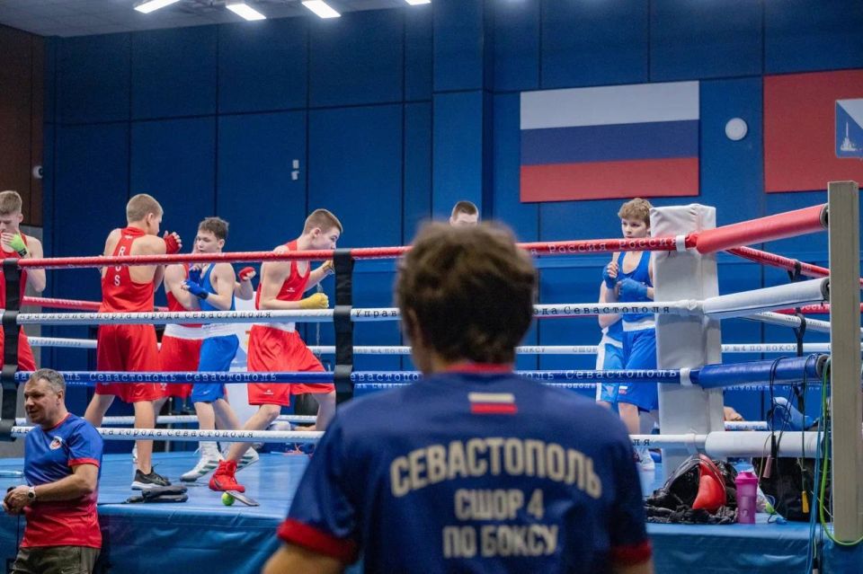 Михаил Развожаев: Физкультурно-оздоровительному комплексу «Спартак» с залом для бокса на улице Вакуленчука исполнился год Михаил Развожаев: Физкультурно-оздоровительному комплексу «Спартак» с залом для бокса на улице Вакуленчука исполнился год