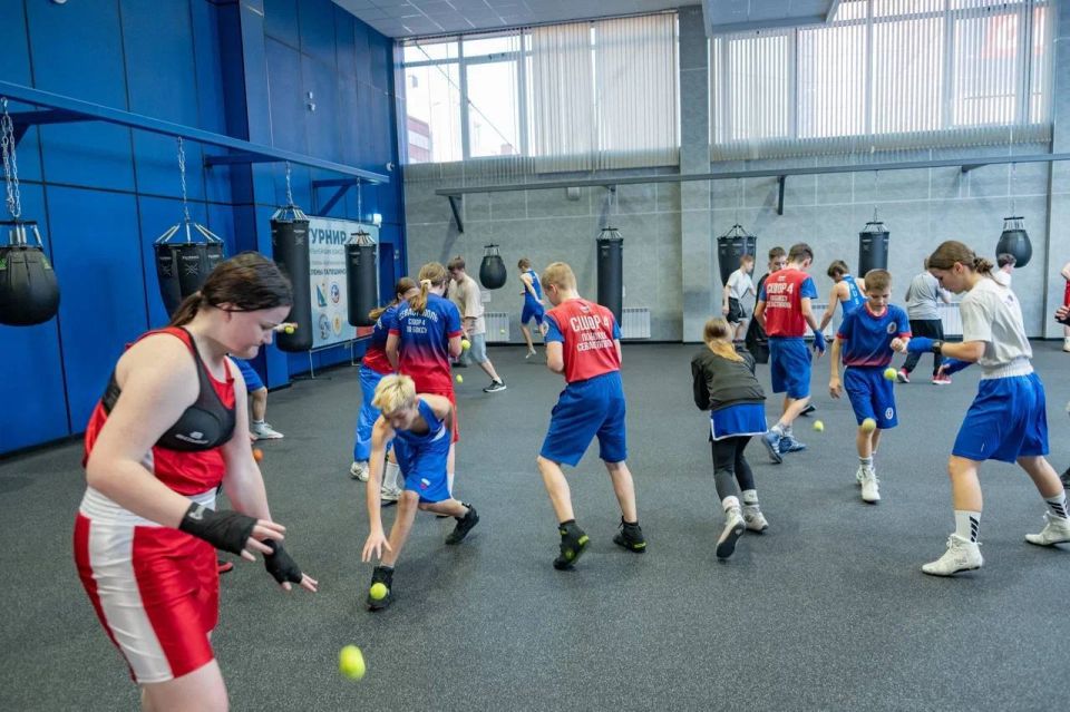 Михаил Развожаев: Физкультурно-оздоровительному комплексу «Спартак» с залом для бокса на улице Вакуленчука исполнился год Михаил Развожаев: Физкультурно-оздоровительному комплексу «Спартак» с залом для бокса на улице Вакуленчука исполнился год