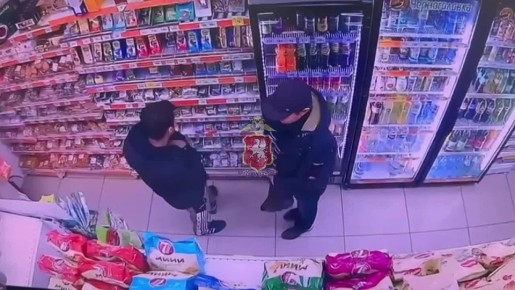 Севастополец украл из магазина шоколад, чтобы продать его и купить алкоголь