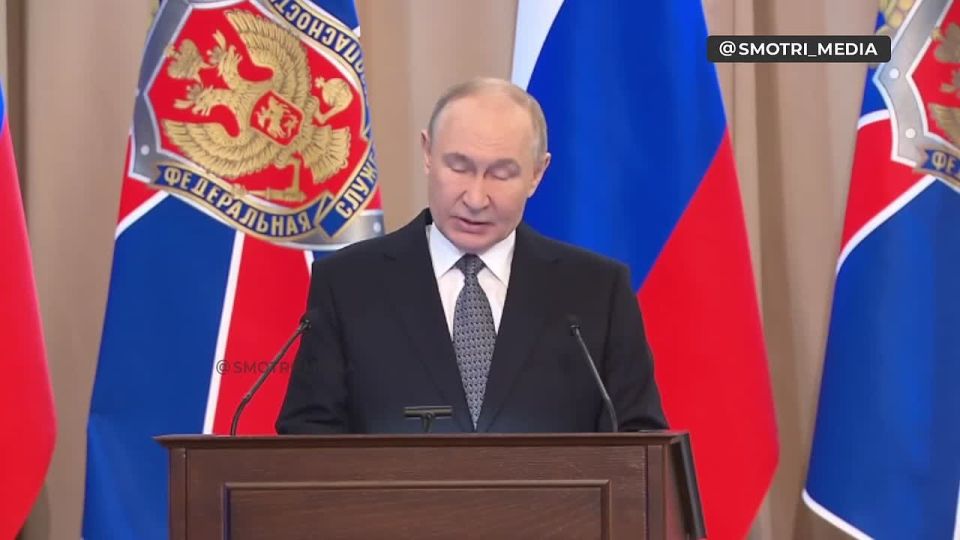 Противник сделал ставку на индивидуальный и массовый террор, когда не смог нанести стратегическое поражение России, заявил Путин