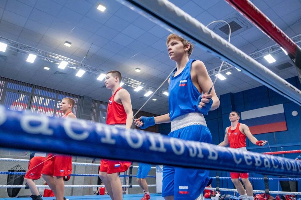 Михаил Развожаев: Физкультурно-оздоровительному комплексу «Спартак» с залом для бокса на улице Вакуленчука исполнился год Михаил Развожаев: Физкультурно-оздоровительному комплексу «Спартак» с залом для бокса на улице Вакуленчука исполнился год