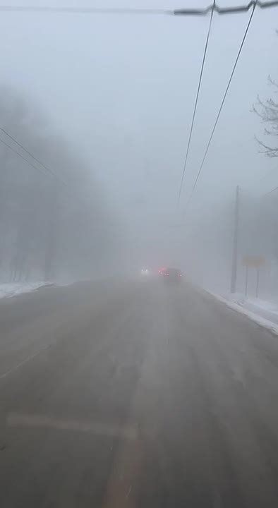 Зима не спешит покидать Крым: на Ангарском перевале выпал снег