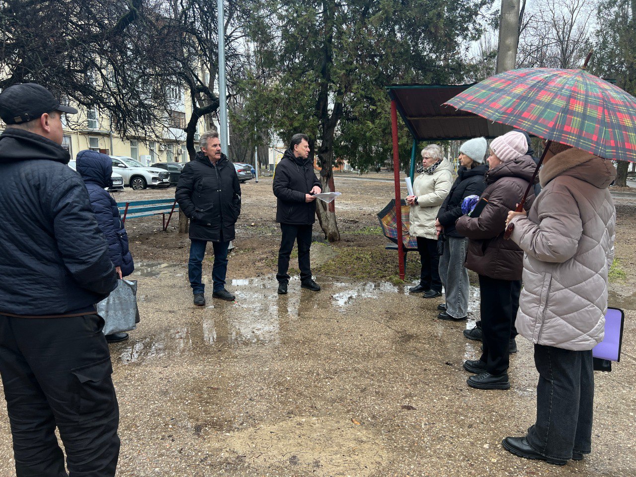 Василий Телиженко: С моими заместителями, представителями управляющей компании, фонда капитального ремонта, продолжаем встречи с председателями и активными жителями советов многоквартирных домов на придомовых территориях МКД... Василий Телиженко: С моими заместителями, представителями управляющей компании, фонда капитального ремонта, продолжаем встречи с председателями и активными жителями советов многоквартирных домов на придомовых территориях МКД...