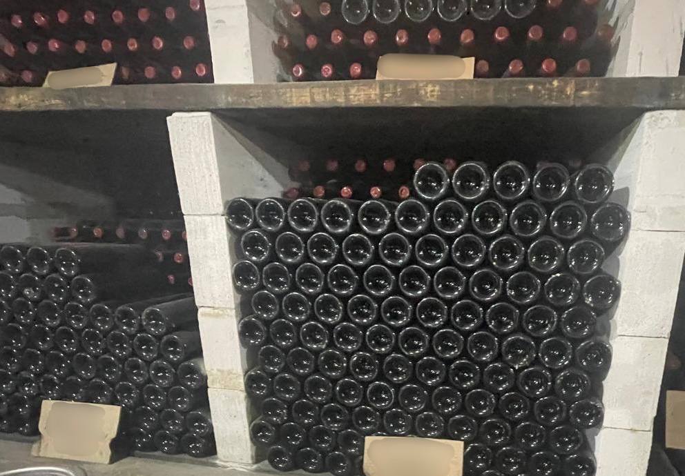 В Сакском районе отец и сын осуждены за изготовление небезопасного алкоголя