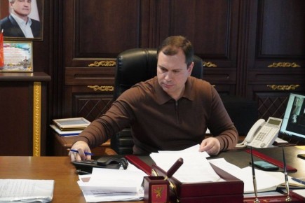 Глава администрации Керчи Олег Каторгин провел очередной прием граждан в телефонном режиме