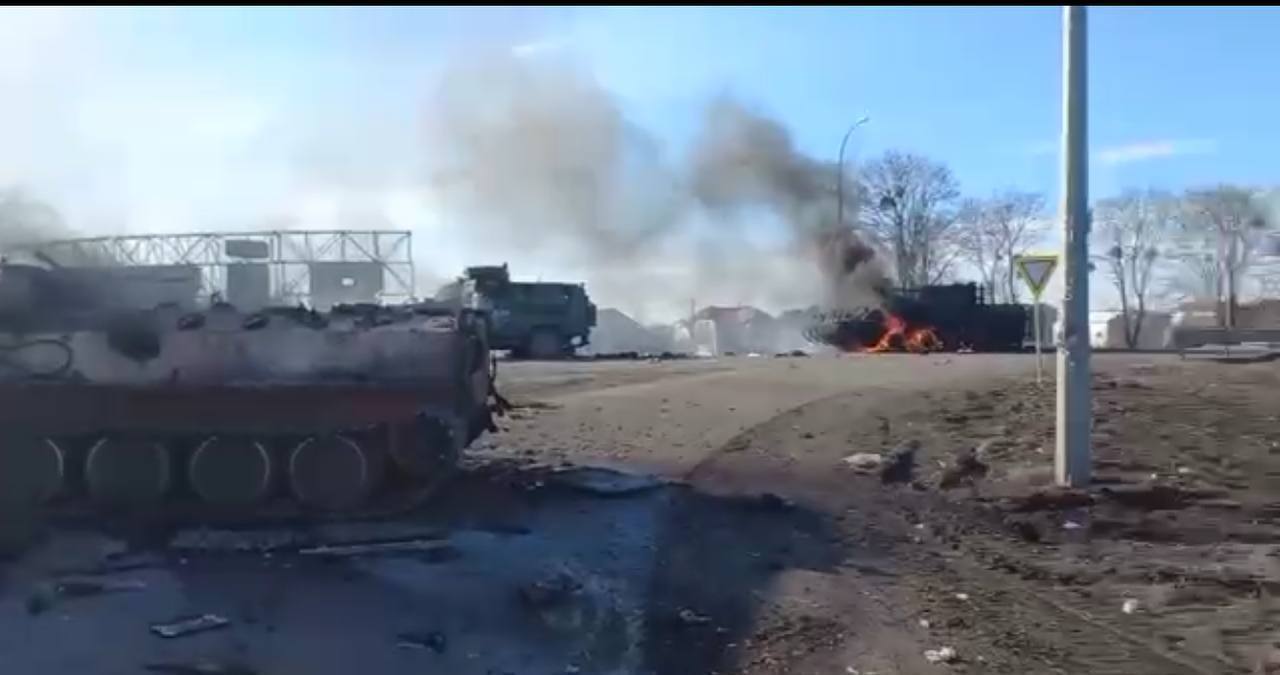 Февраль 2022 года.. Первым событием, которое окатило нас холодным душем, и ставшее одним из многих намеков на то, что "что-то пошло не так", была трагедия первой половины дня 24 февраля 2022 года, развернувшаяся на окружной... Февраль 2022 года.. Первым событием, которое окатило нас холодным душем, и ставшее одним из многих намеков на то, что "что-то пошло не так", была трагедия первой половины дня 24 февраля 2022 года, развернувшаяся на окружной...