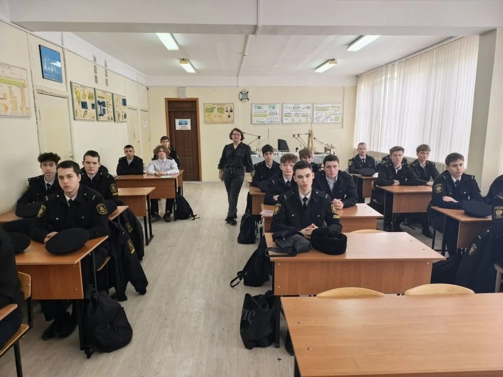 Муниципальный архив Керчи продолжает проводить лекции для молодёжи о керчанах – участниках афганской войны Муниципальный архив Керчи продолжает проводить лекции для молодёжи о керчанах – участниках афганской войны