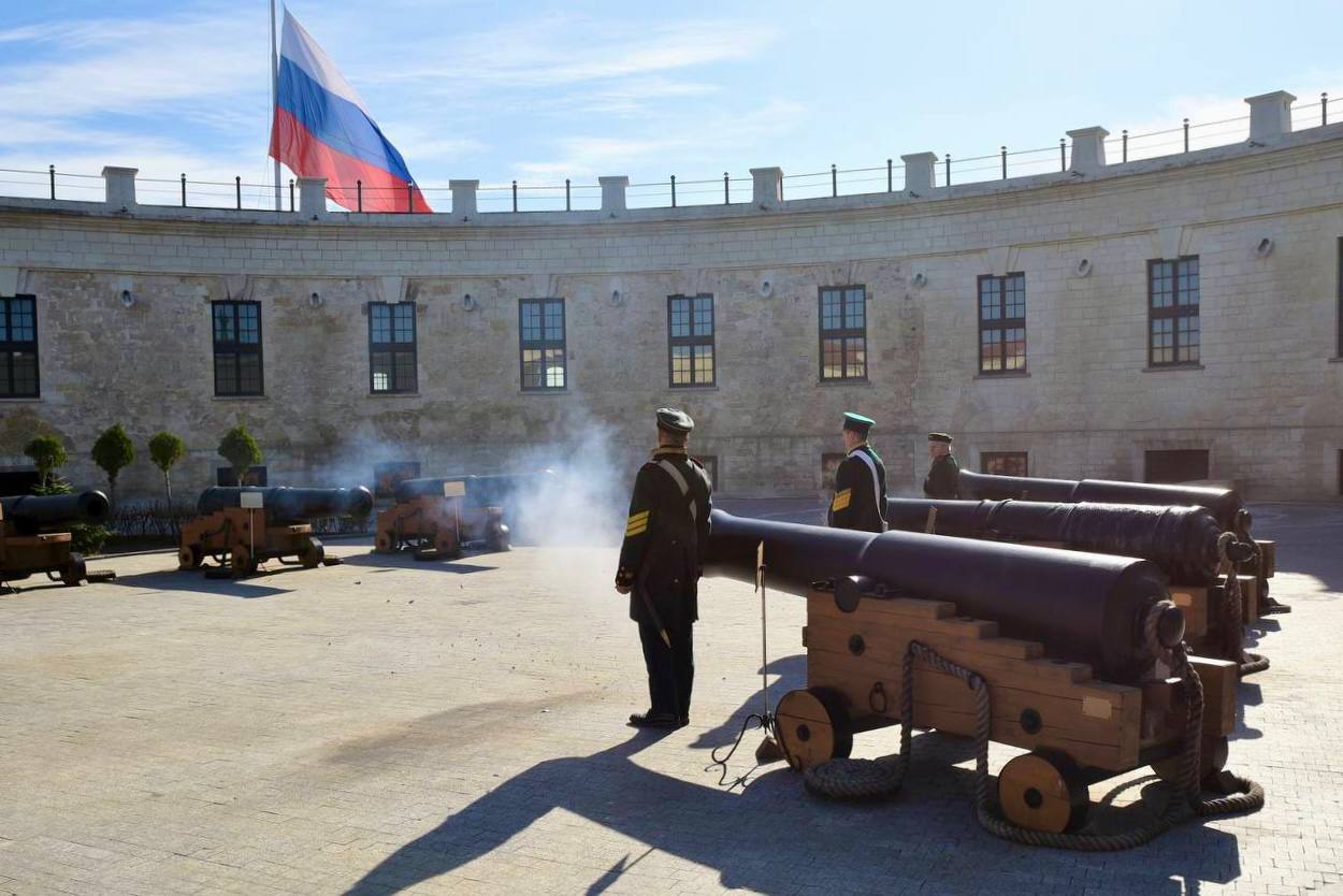 Владимир Немцев: Сегодня мы отмечаем 88-ю годовщину со дня образования Нахимовского и Ленинского районов Севастополя Владимир Немцев: Сегодня мы отмечаем 88-ю годовщину со дня образования Нахимовского и Ленинского районов Севастополя