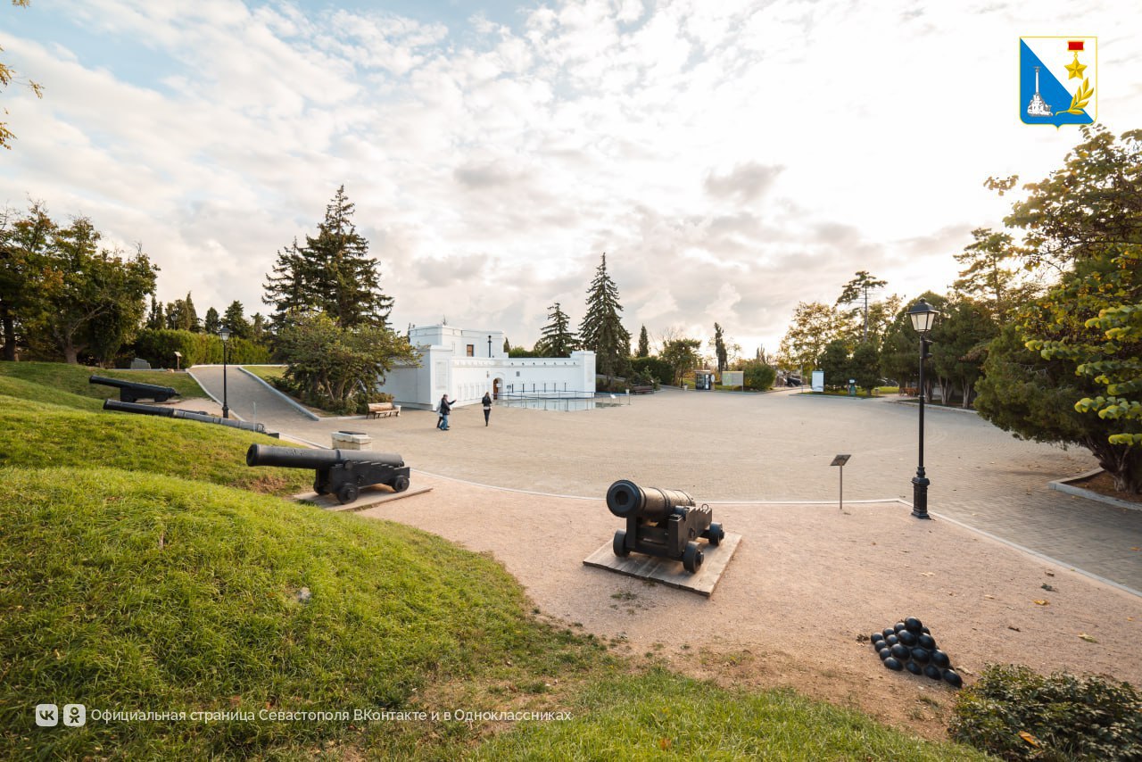 Ленинский и Нахимовский районы отмечают 88-летие Ленинский и Нахимовский районы отмечают 88-летие