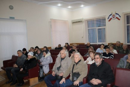 Владимир Ким: Продолжаются встречи с руководителями управляющих организаций и председателями советов многоквартирных домов Феодосийского округа