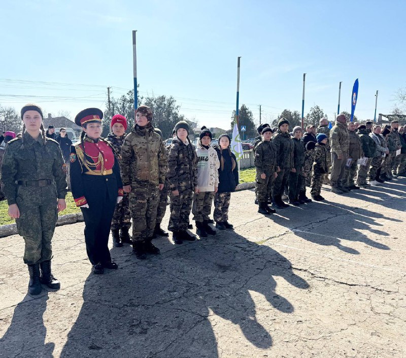 Руководители Черноморского района поздравили защитников на «Кордоне Тарханкут» и передали бойцам гуманитарную помощь Руководители Черноморского района поздравили защитников на «Кордоне Тарханкут» и передали бойцам гуманитарную помощь