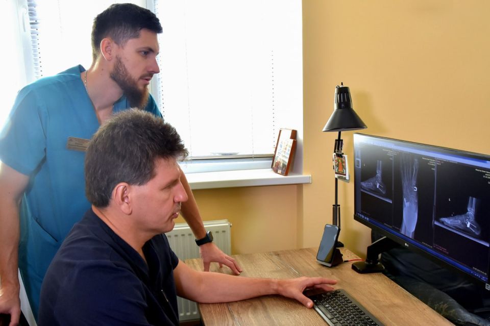 �������� �������� ������� ����� 350 ������ ����������� ���������� � ���� ����