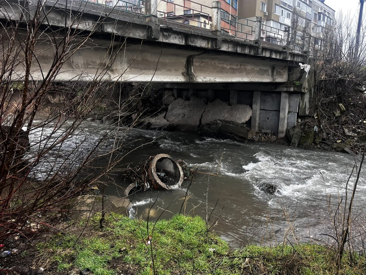 Под Симферополем отремонтируют мост через реку Салгир