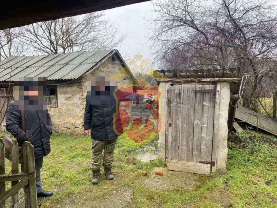 Крымчанин пробрался в подвал соседки, чтобы украсть соленья Крымчанин пробрался в подвал соседки, чтобы украсть соленья