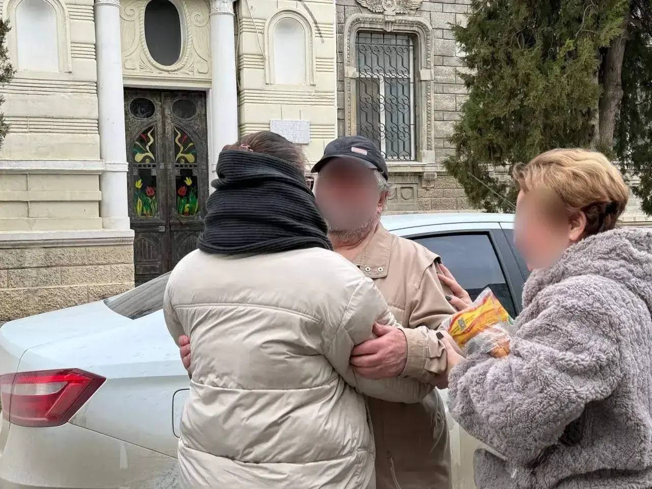 Полицейские Евпатории нашли пожилого мужчину, пропавшего накануне Полицейские Евпатории нашли пожилого мужчину, пропавшего накануне