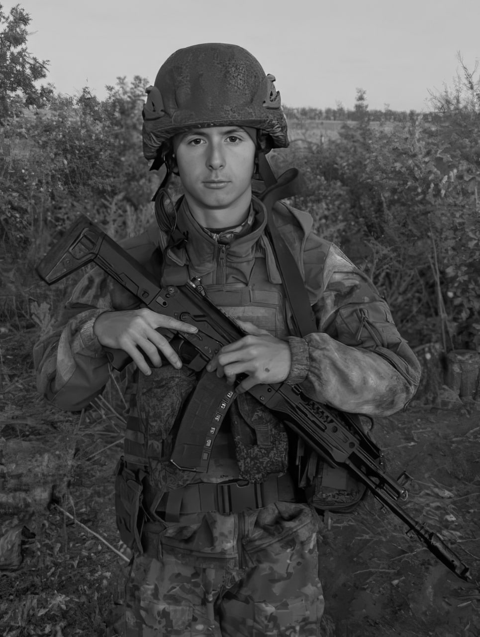 Сегодня в городе Бахчисарай, на Аллее славы состоялась церемония прощания с участником специальной военной операции Игнатович Ильей Анатольевичем