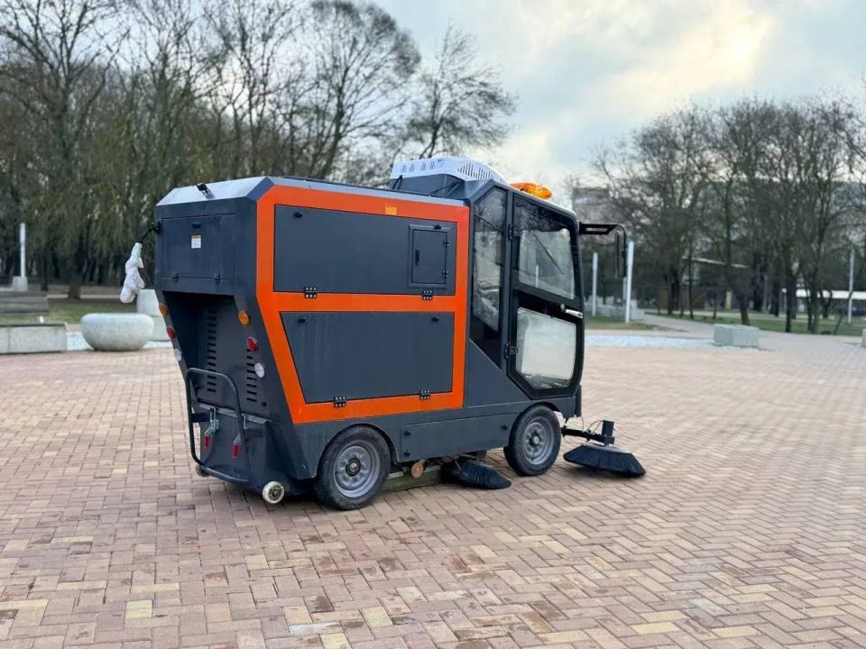 ����� 200 ������� ��������� ������������� � ������ ��������� �����������