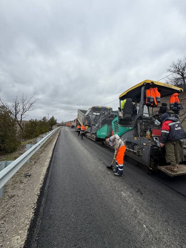 В Крыму стартовал ремонт дороги Алушта-Судак-Феодосия В Крыму стартовал ремонт дороги Алушта-Судак-Феодосия