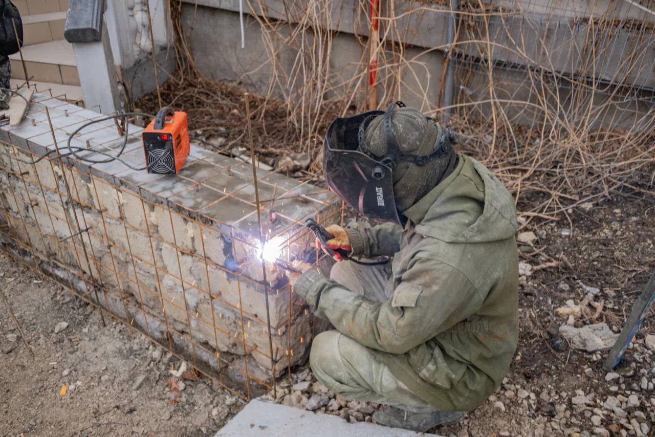 Михаил Развожаев: Продолжаем капремонт подпорных стен на улице Адмирала Октябрьского: тротуары на лестничных сходах готовы на 40%, а весь объект в целом — на 76% Михаил Развожаев: Продолжаем капремонт подпорных стен на улице Адмирала Октябрьского: тротуары на лестничных сходах готовы на 40%, а весь объект в целом — на 76%