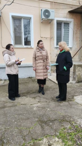 Эммилия Леонова: Совместно с заместителем главы администрации Симаковой Валерией Валерьевной и директором МУП "Уют" Юдиным Олегом Юрьевичем провели встречи с председателями домов и жильцами МКД по адресу: ул. Дм. Ульянова д....