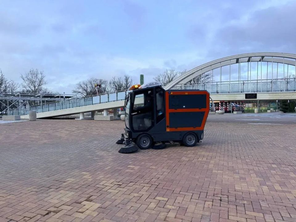 ����� 200 ������� ��������� ������������� � ������ ��������� �����������