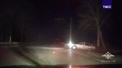 Подросток попытался уехать от сотрудников ГАИ в Крыму и спровоцировал погоню, в ходе которой протаранил служебную машину