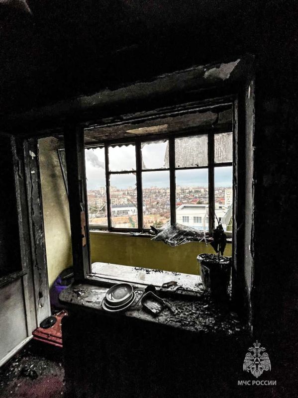 Пятерых человек, в том числе двоих детей, спасли на пожаре в Севастополе Пятерых человек, в том числе двоих детей, спасли на пожаре в Севастополе