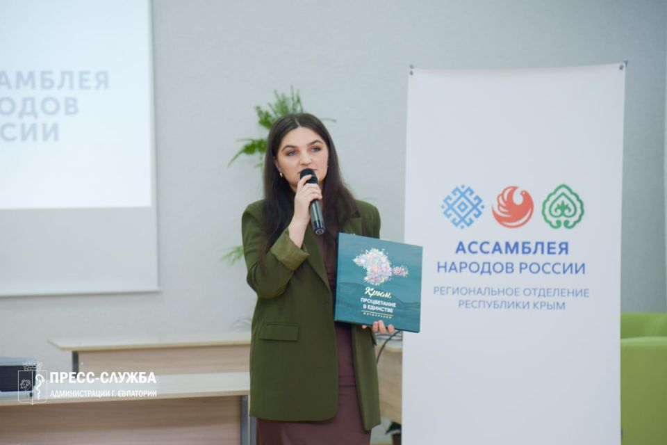 В Евпатории собрали крымский букет народов В Евпатории собрали крымский букет народов