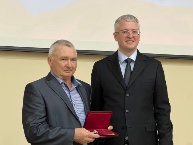 Медики Камчатки получили награды за героизм во время сильнейшего землетрясения