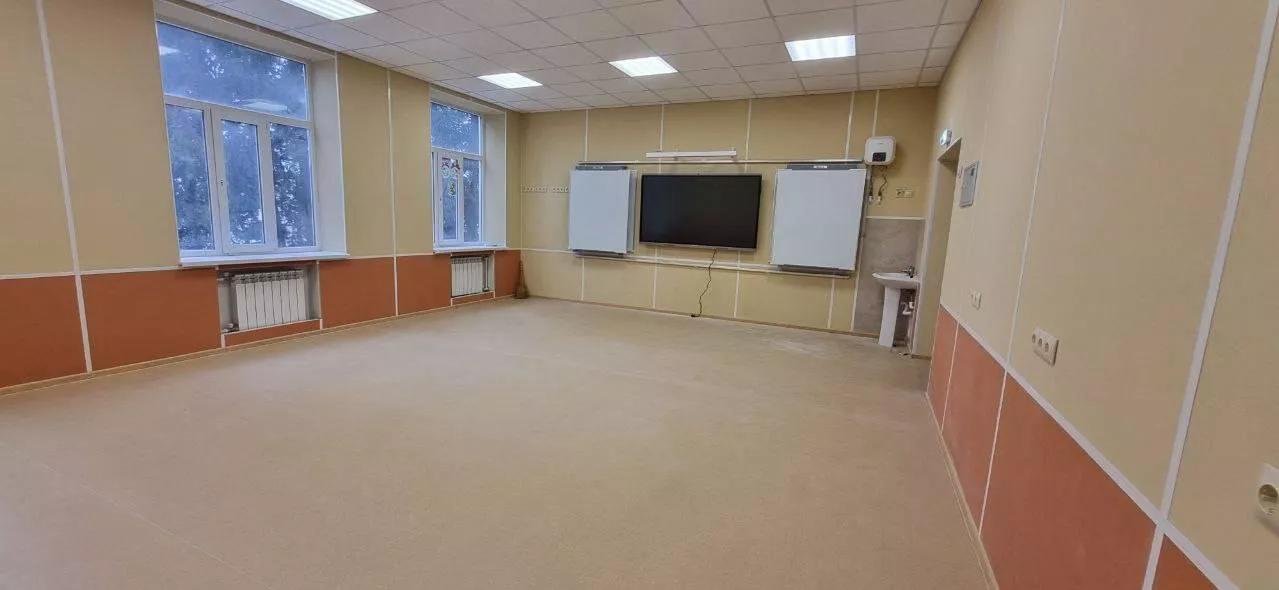 В Севастополе ремонтируют построенный в 1937 году корпус начальной школы В Севастополе ремонтируют построенный в 1937 году корпус начальной школы