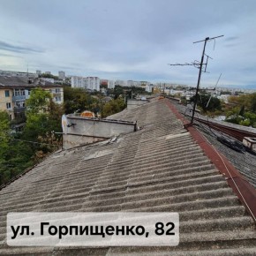 Михаил Развожаев: Капитально ремонтируем севастопольские крыши: 18 домов уже с новыми кровлями