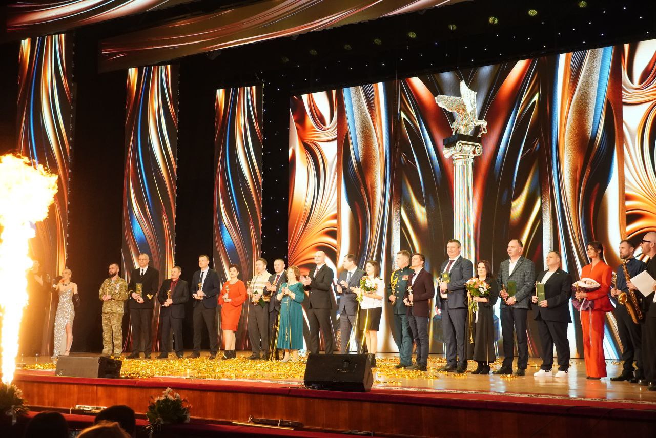 Традиционно, в конце февраля, чествовали лауреатов конкурса «Золотой грифон», тех, кто своим упорным ежедневным трудом вносит вклад в летопись города-героя Керчи Традиционно, в конце февраля, чествовали лауреатов конкурса «Золотой грифон», тех, кто своим упорным ежедневным трудом вносит вклад в летопись города-героя Керчи