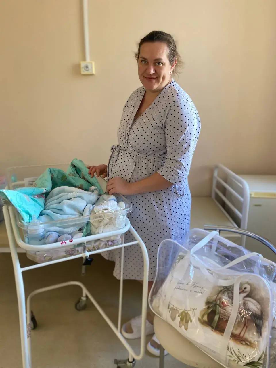 В Крыму стартовала акция «Подарок новорожденному. Сделано в Крыму, с заботой о тебе» В Крыму стартовала акция «Подарок новорожденному. Сделано в Крыму, с заботой о тебе»