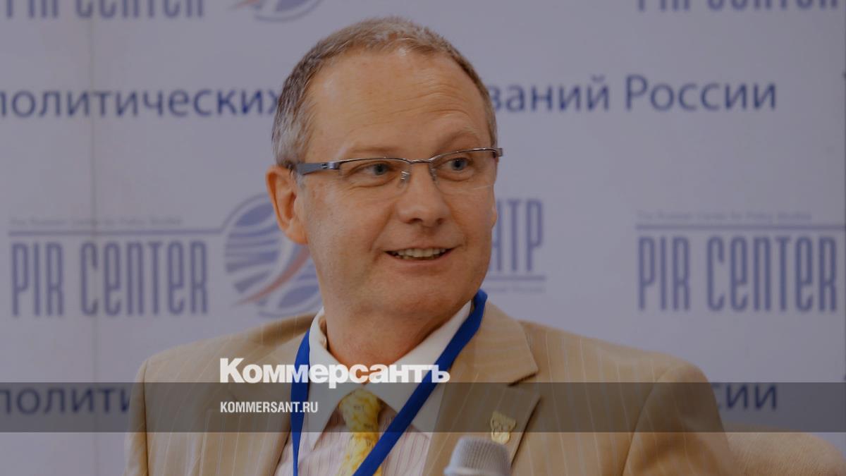 «И здесь мы переходим к главному: верить Трампу… невозможно. Верить Трампу — опасно. Он способен вести переговоры и под их прикрытием готовиться к новой войне. Нет ничего более циничного, чем президент, благословляющий...