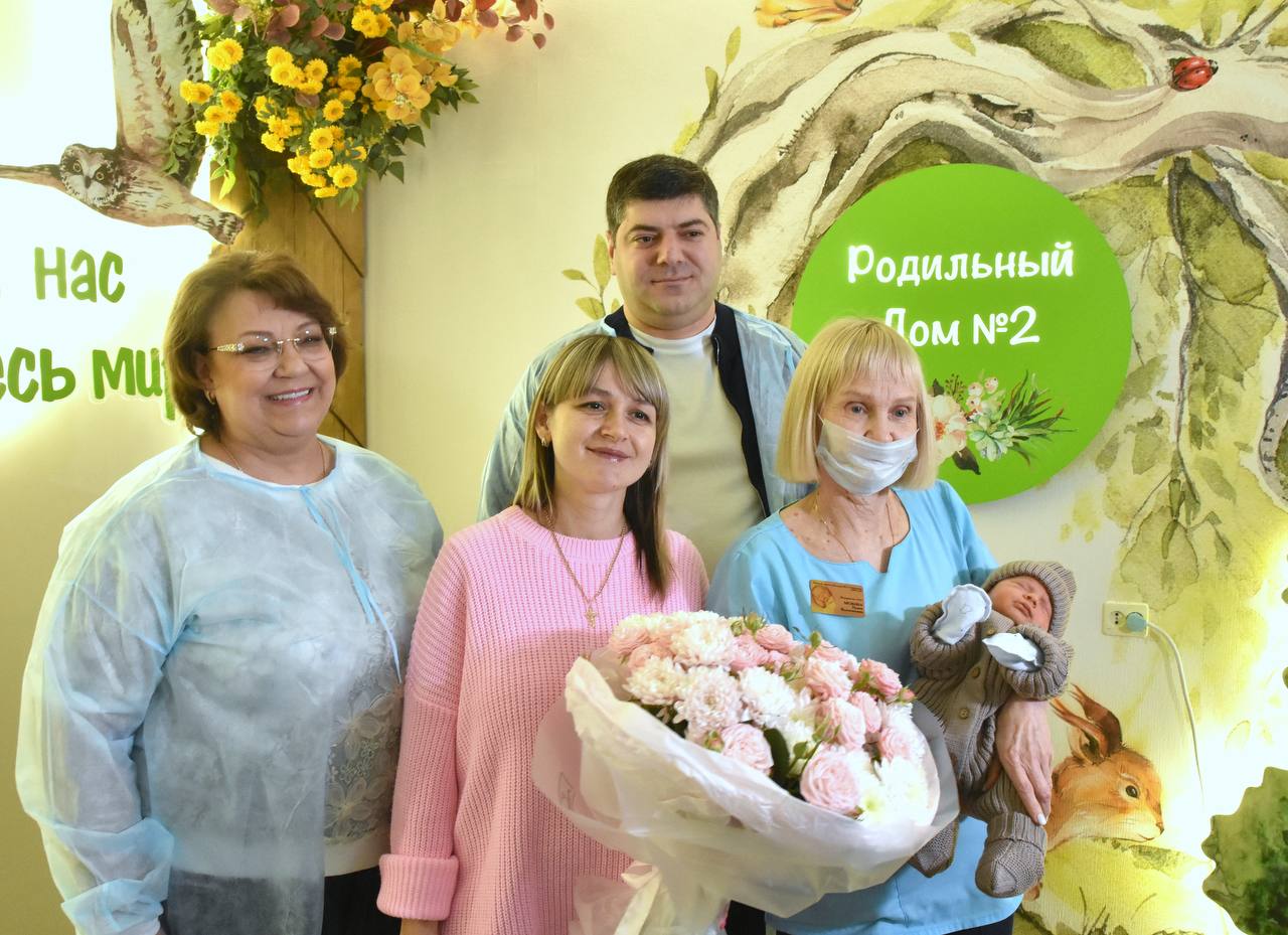 В Крыму стартовала акция «Подарок новорожденному. Сделано в Крыму, с заботой о тебе» В Крыму стартовала акция «Подарок новорожденному. Сделано в Крыму, с заботой о тебе»