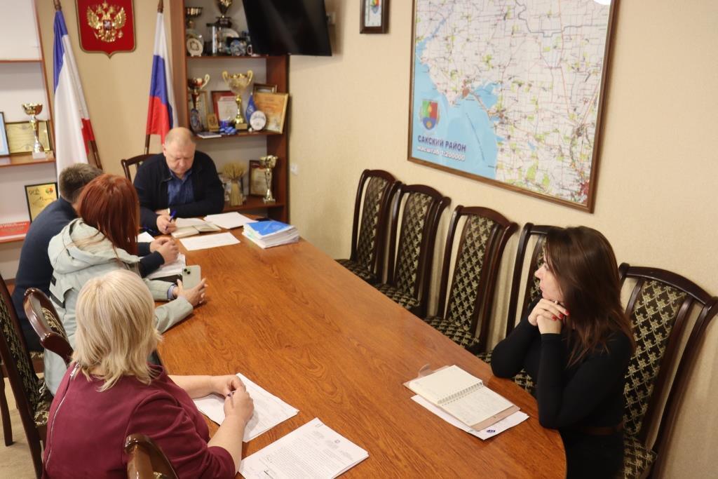 Заместитель главы администрации Сакского района Игорь Никуленков провел еженедельный прием граждан Заместитель главы администрации Сакского района Игорь Никуленков провел еженедельный прием граждан