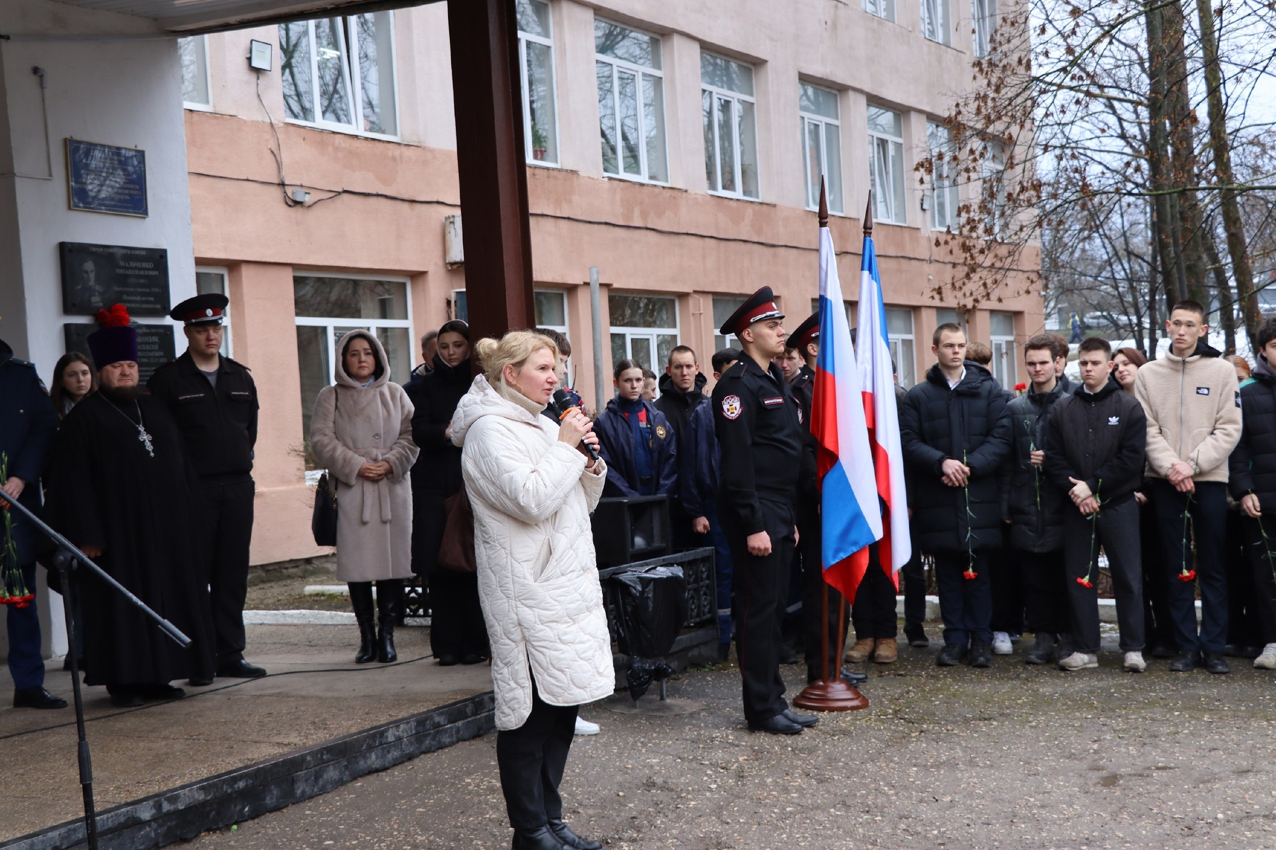 В Симферополе в рамках СтИК открыта Аллея вечной славы В Симферополе в рамках СтИК открыта Аллея вечной славы