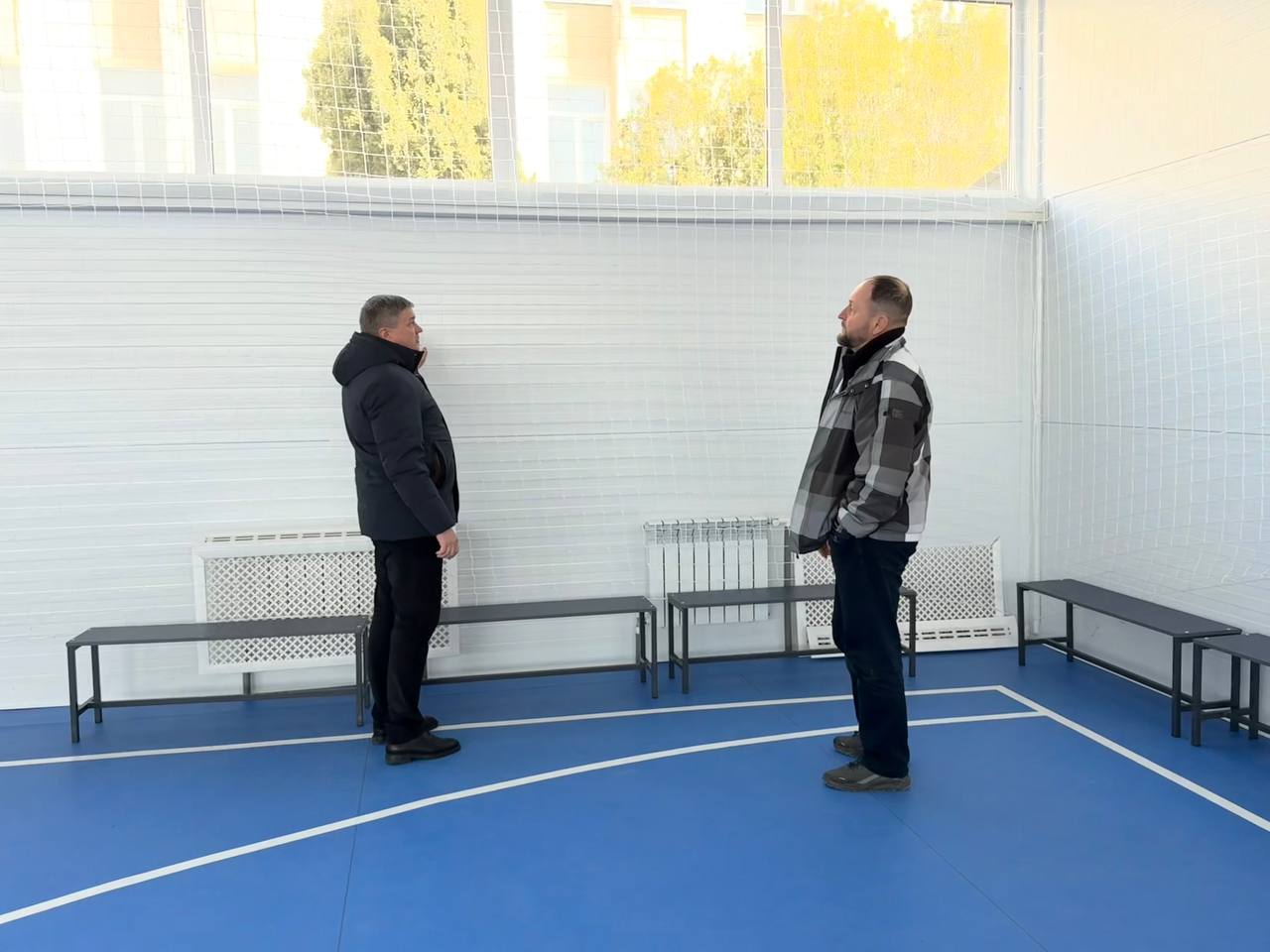 Александр Юрьев: В рамках обхода города проверил завершающееся строительство модульного спортивного зала в Заозёрненской школе Александр Юрьев: В рамках обхода города проверил завершающееся строительство модульного спортивного зала в Заозёрненской школе