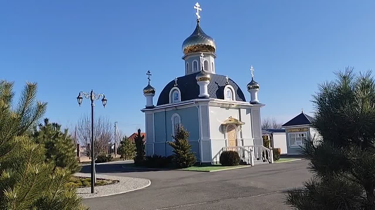 Александр Соколовский: С добрым утром, уважаемые жители! Весна стучится в двери — пусть её первые лучи согреют сердце, а свежий воздух наполнит душу радостью