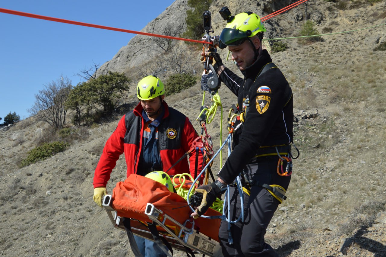 Сотрудники Судакского аварийно-спасательного отряда ГКУ РК "КРЫМ-СПАС" провели учебно-тренировочное мероприятие на горе Сахарная головка Сотрудники Судакского аварийно-спасательного отряда ГКУ РК "КРЫМ-СПАС" провели учебно-тренировочное мероприятие на горе Сахарная головка