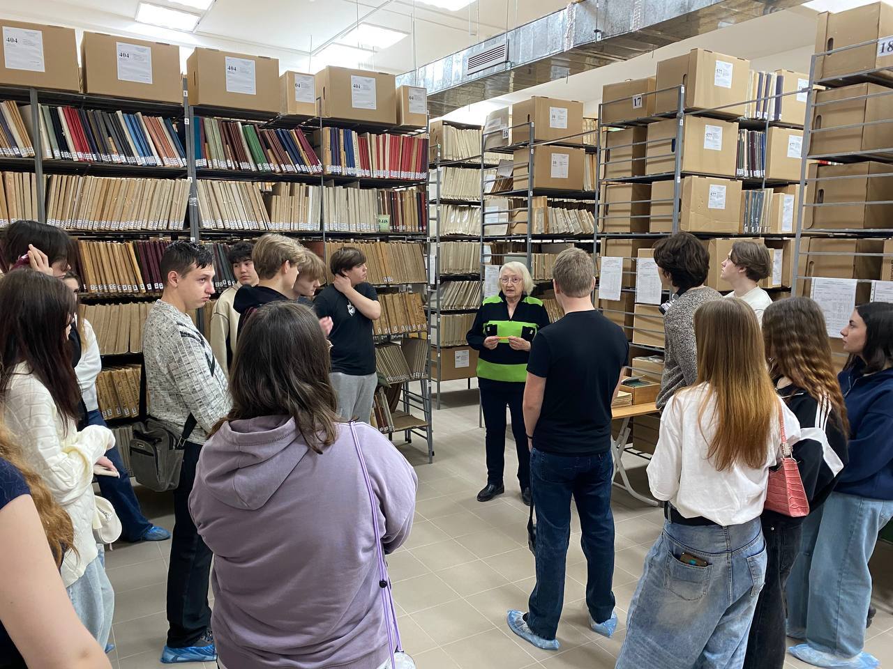 Муниципальный архив г. Симферополя знакомит студентов с работой управления Муниципальный архив г. Симферополя знакомит студентов с работой управления