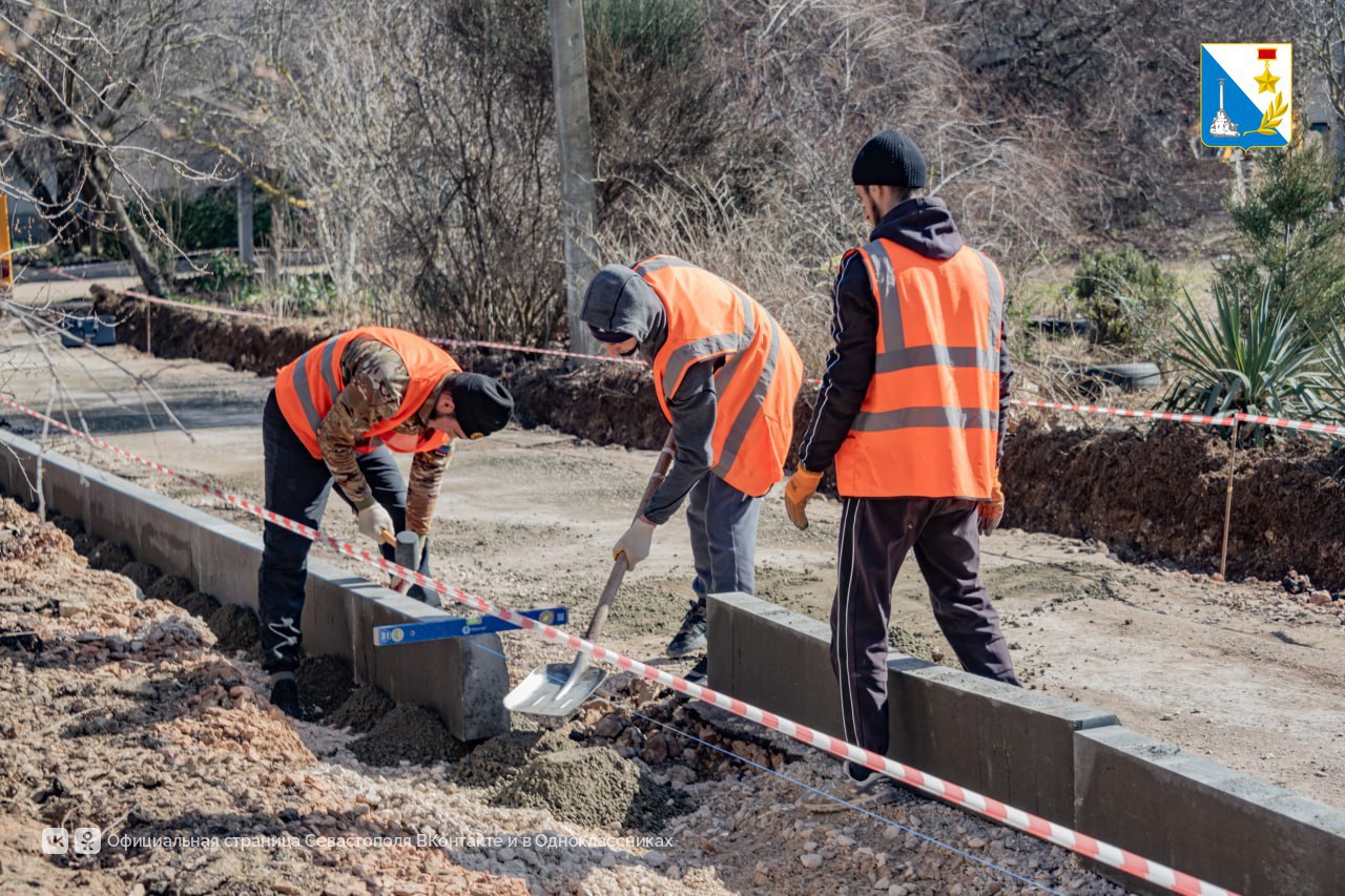 Во дворе на улице Генерала Лебедя начался ремонт внутриквартальных дорог и тротуаров Во дворе на улице Генерала Лебедя начался ремонт внутриквартальных дорог и тротуаров